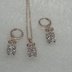Elegant Rose Gold-Tone Cubic Zirconia Bow Necklace and Earrings Set